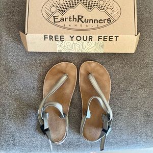 Earthrunner Circadian Sandals W’s 7.5